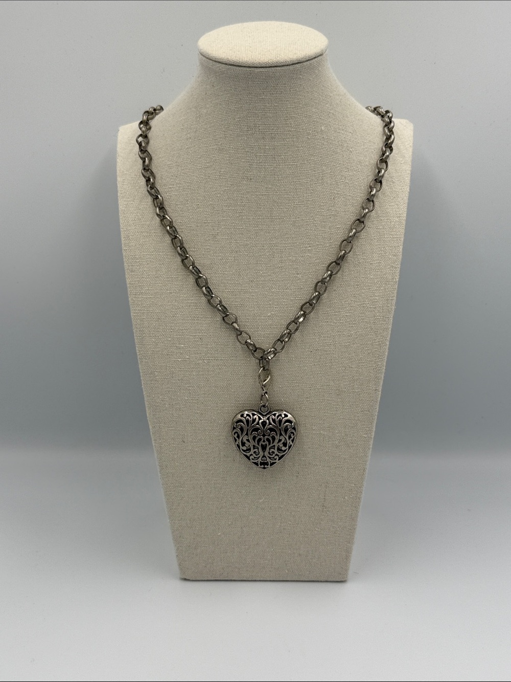 Antique Goth Style Filigree Heart Pendant Necklace
